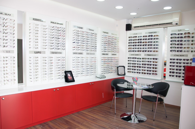 jardinerie-EZE-min_store-office-interior-design-brand-optometrist-design-809393-pxhere.com